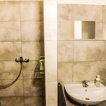 Simple For Two E4 Praag