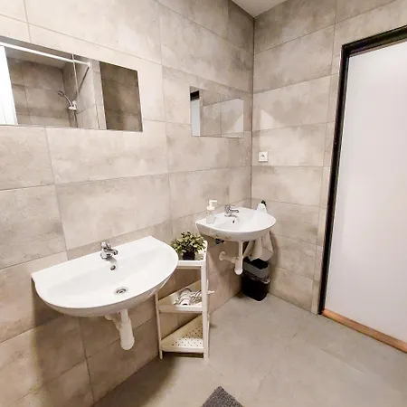 Simple For Two E4 * Praag