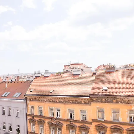 Simple For Two E4 * Prague