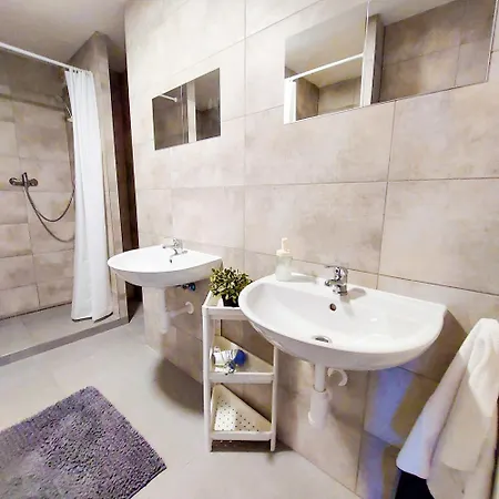 Simple For Two E4 Séjour chez l'habitant Prague